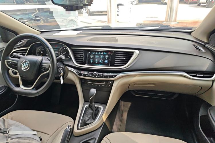 Used Buick GT 2019 15T Dual-Clutch Connected Elite Model China VI Center Console