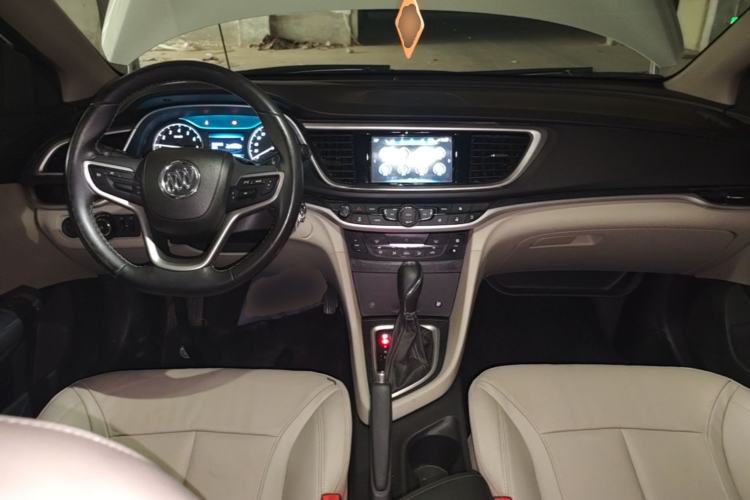 Used Buick GT 2019 15T Dual-Clutch Connected Elite Model China VI Center Console