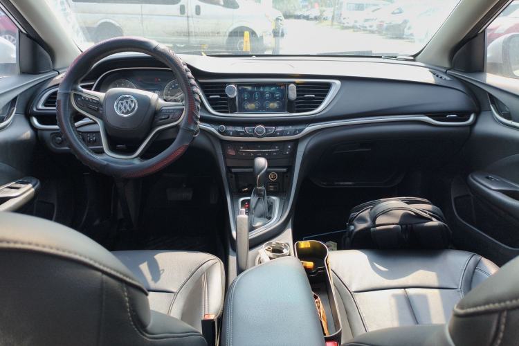 Used Buick GT 2019 18T Automatic Connected Elite Model China VI Standard Center Console