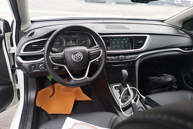 Used Buick GT 2019 18T Automatic Connected Elite Model China VI Standard Center Console