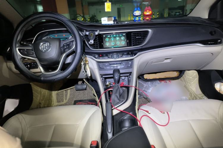 Used Buick GT 2019 15T Dual-Clutch Connected Elite Model China VI Center Console