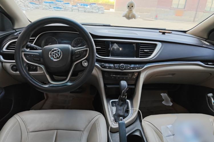 Used Buick GT 2019 15T Dual-Clutch Connected Elite Model China VI Center Console