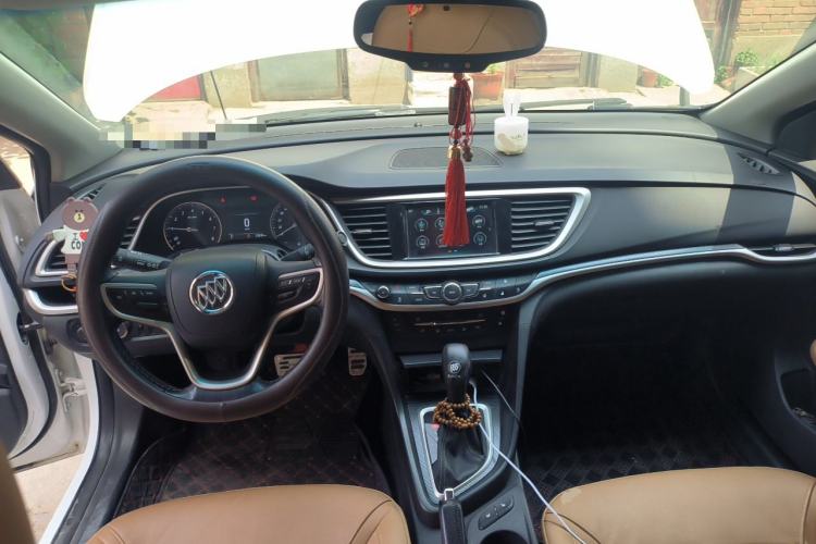Used Buick GT 2019 18T Automatic Connected Flagship Version China VI Standard Center Console