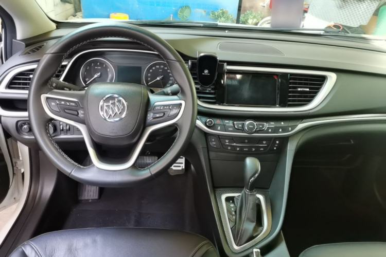 Used Buick GT 2019 18T Automatic Connected Elite Model China VI Standard Center Console