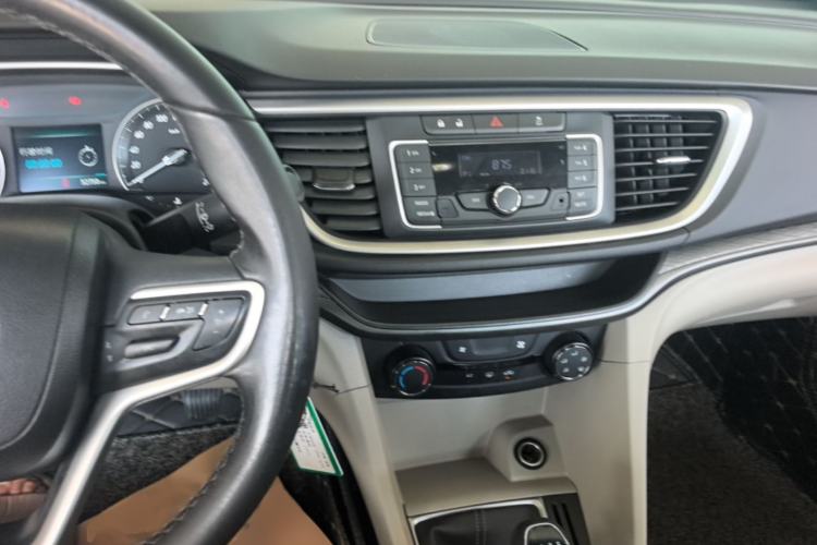 Used Buick GT 2019 15T Manual Elite Version China VI Standard Center Console