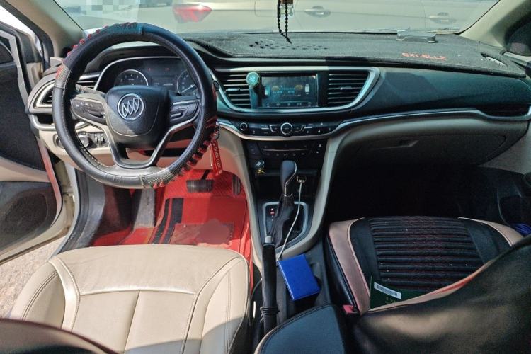 Used Buick GT 2019 15T Dual-Clutch Connected Elite Model China VI Center Console