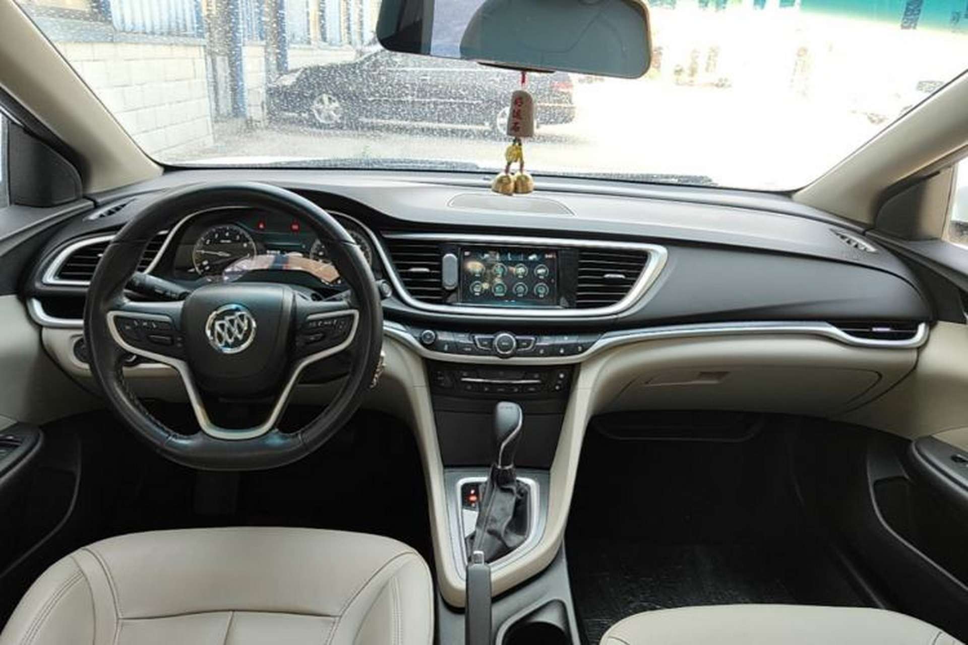 Used Buick GT 2019 15T Dual-Clutch Connected Elite Version China V Standard Center Console