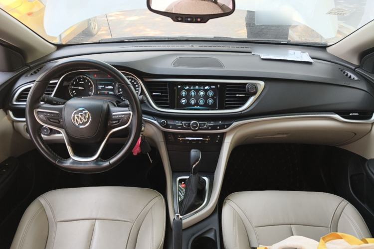 Used Buick GT 2019 15T Dual-Clutch Connected Elite Model China VI Center Console