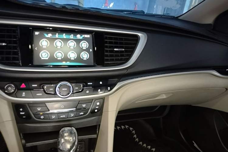Used Buick GT 2019 15T Dual-Clutch Connected Elite Version China V Standard Center Console