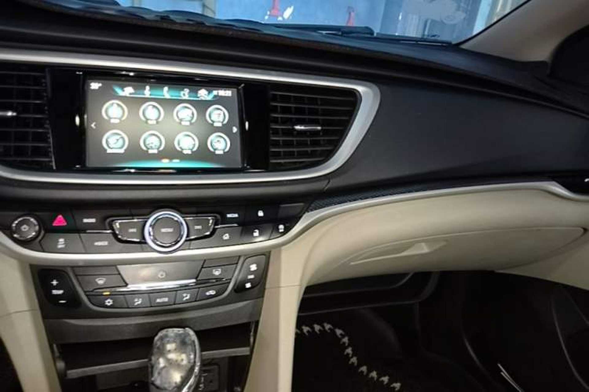 Used Buick GT 2019 15T Dual-Clutch Connected Elite Version China V Standard Center Console