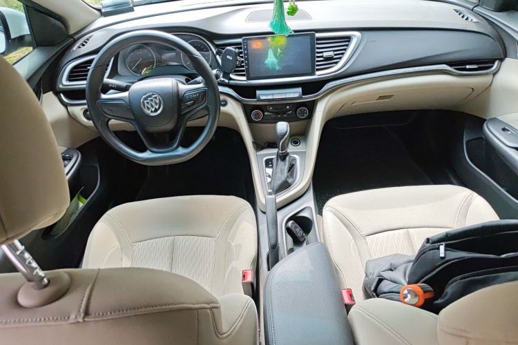 Used Buick GT 2019 15T Dual-Clutch Advanced Version China VI Standard Center Console