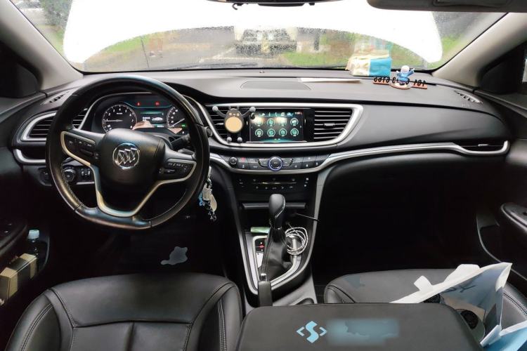 Used Buick GT 2019 18T Automatic Connected Elite Model China V Standard Center Console