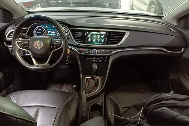 Used Buick GT 2019 18T Automatic Connected Elite Model China VI Standard Center Console