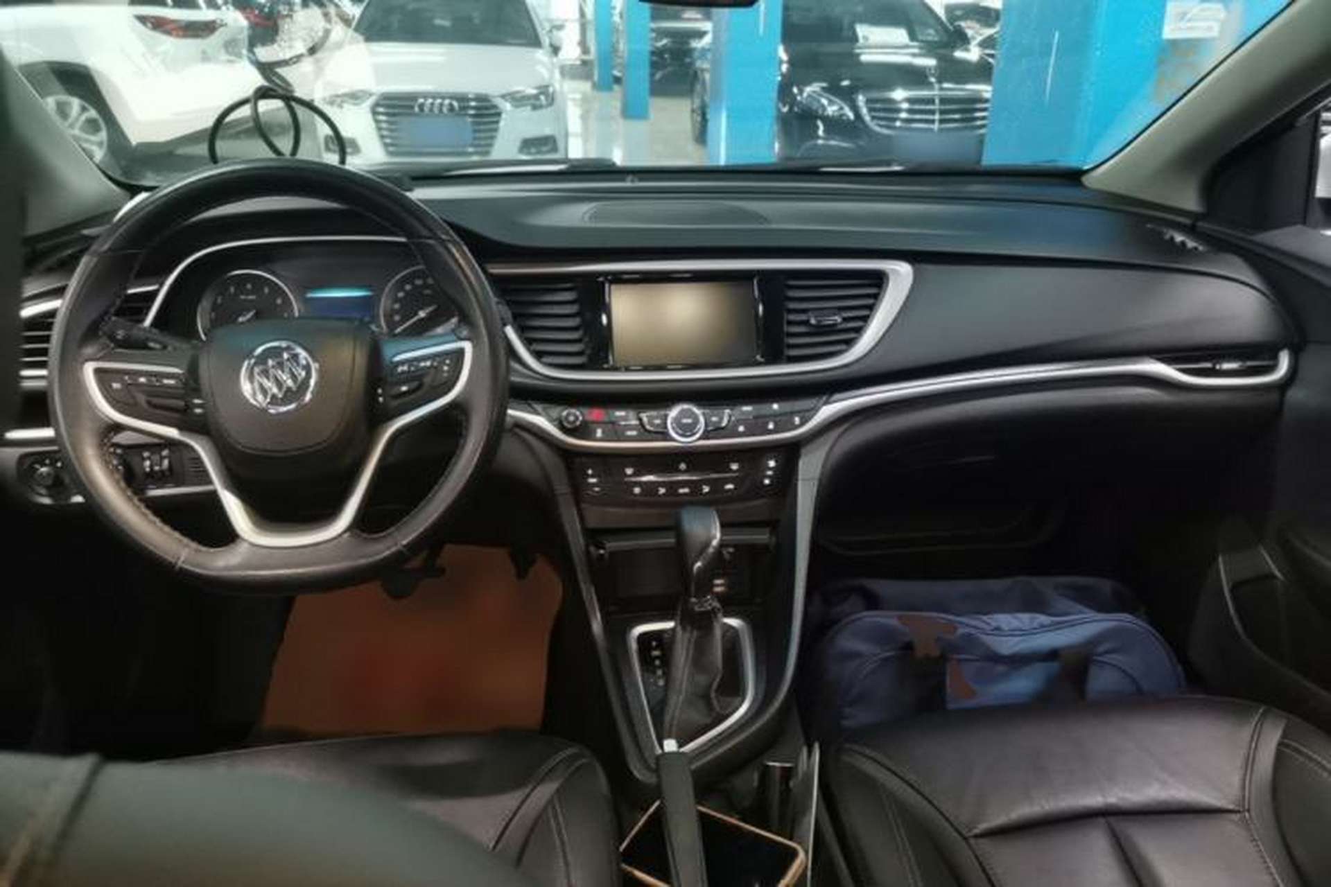 Used Buick GT 2019 18T Automatic Connected Elite Model China VI Standard Center Console