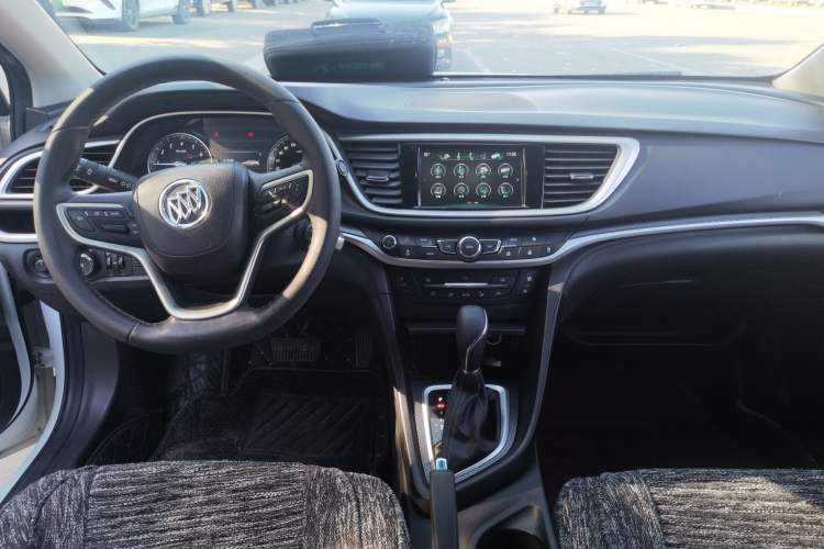 Used Buick GT 2019 18T Automatic Connected Elite Model China VI Standard Center Console