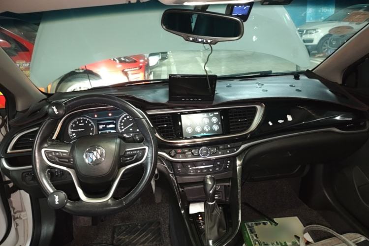 Used Buick GT 2019 18T Automatic Connected Elite Model China VI Standard Center Console