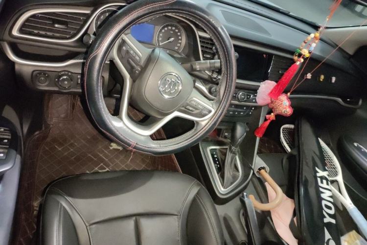 Used Buick GT 2019 18T Automatic Connected Elite Model China VI Standard Center Console