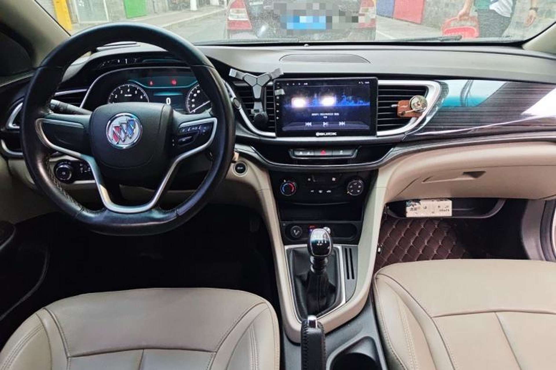 Used Buick GT 2019 15T Manual Elite Version China VI Standard Center Console