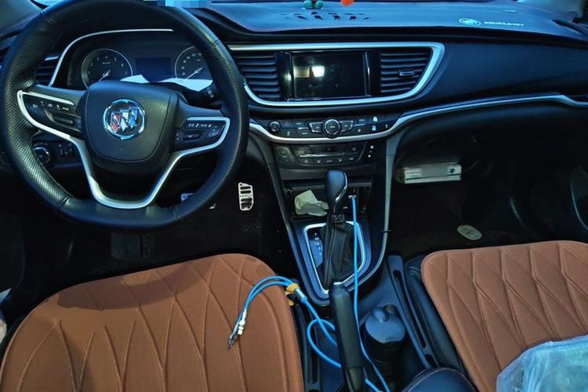 Used Buick GT 2019 18T Automatic Connected Elite Model China V Standard Center Console