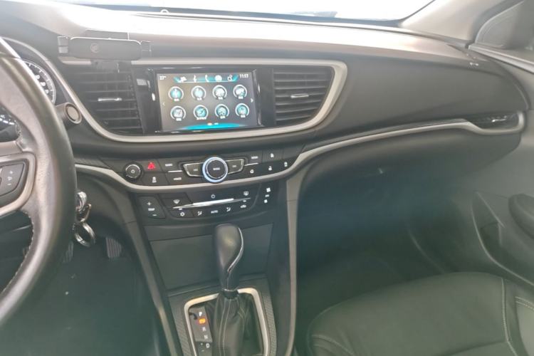 Used Buick GT 2019 18T Automatic Connected Elite Model China VI Standard Center Console