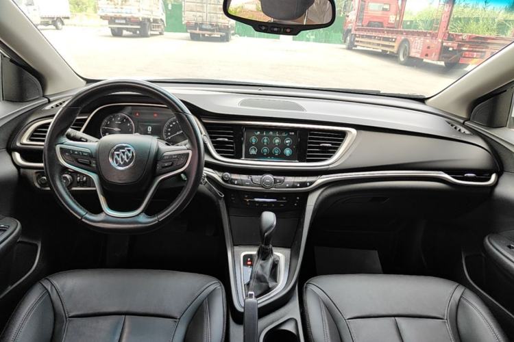 Used Buick GT 2019 18T Automatic Connected Elite Model China VI Standard Center Console