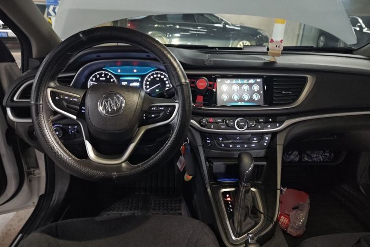 Used Buick GT 2019 18T Automatic Connected Elite Model China VI Standard Center Console