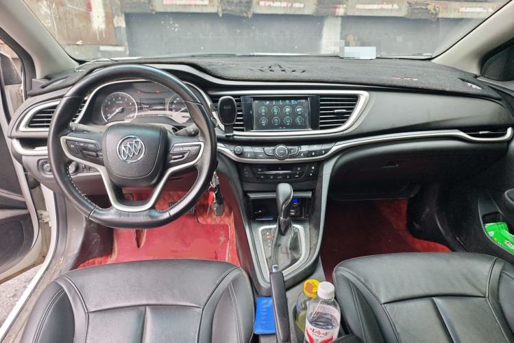 Used Buick GT 2019 18T Automatic Connected Elite Model China VI Standard Center Console