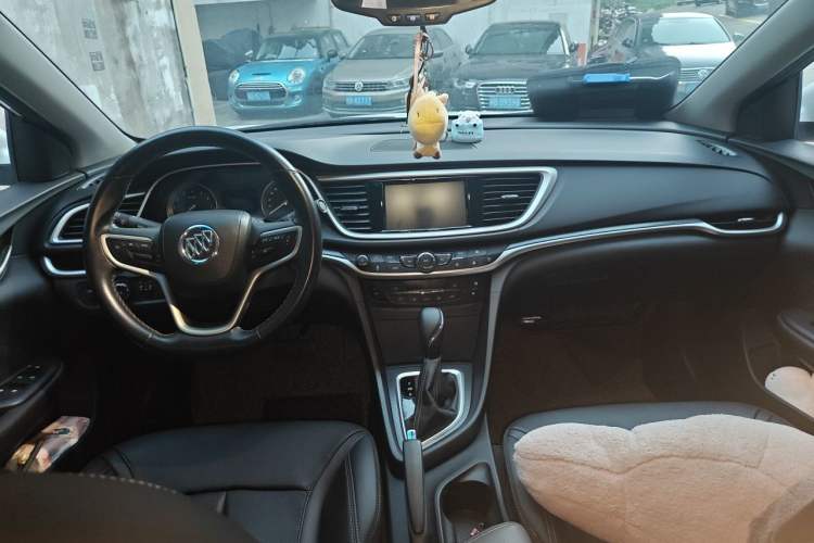 Used Buick GT 2019 18T Automatic Connected Elite Model China VI Standard Center Console