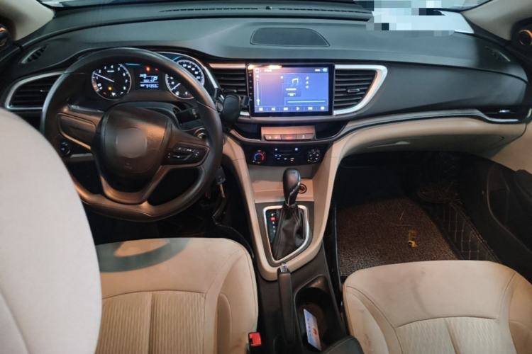 Used Buick GT 2019 15T Dual-Clutch Advanced Version China VI Standard Center Console