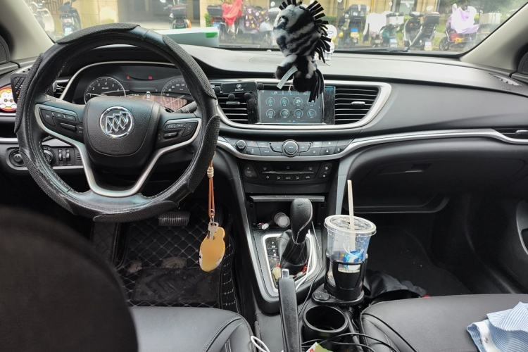 Used Buick GT 2019 18T Automatic Connected Elite Model China VI Standard Center Console