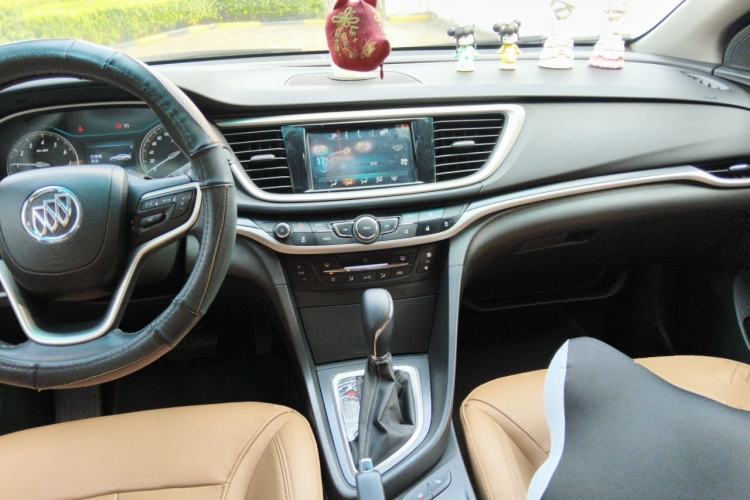 Used Buick GT 2019 18T Automatic Connected Flagship Version China VI Standard Center Console