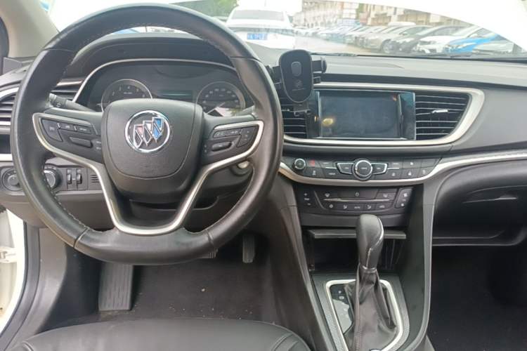 Used Buick GT 2019 18T Automatic Connected Elite Model China VI Standard Center Console