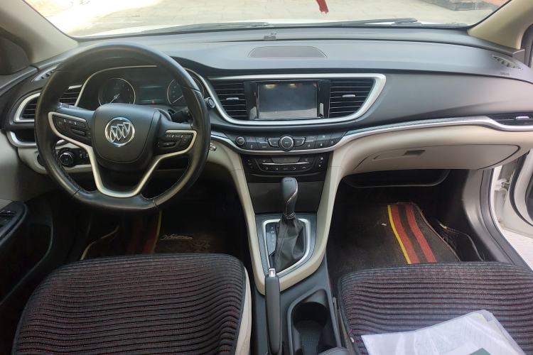 Used Buick GT 2019 15T Dual-Clutch Connected Elite Model China VI Center Console