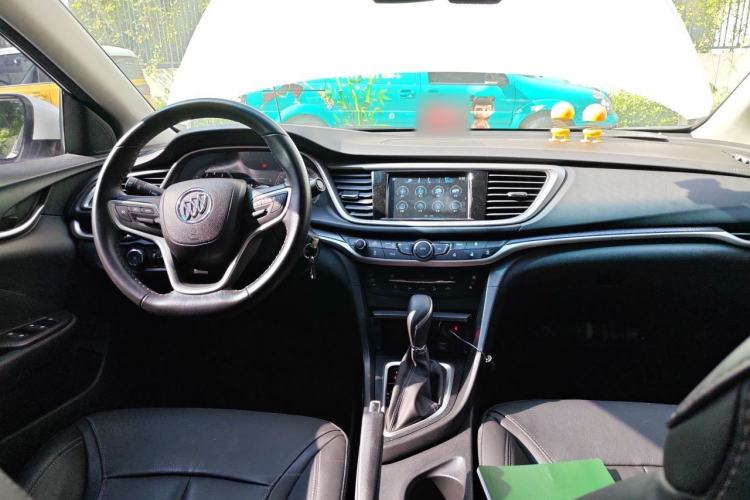 Used Buick GT 2019 18T Automatic Connected Elite Model China VI Standard Center Console