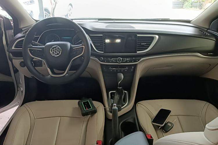 Used Buick GT 2019 15T Dual-Clutch Connected Elite Model China VI Center Console