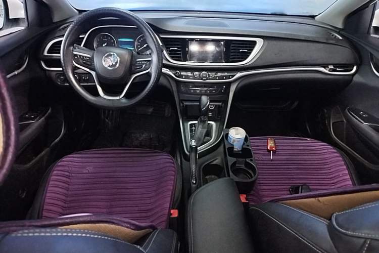 Used Buick GT 2019 18T Automatic Connected Elite Model China VI Standard Center Console