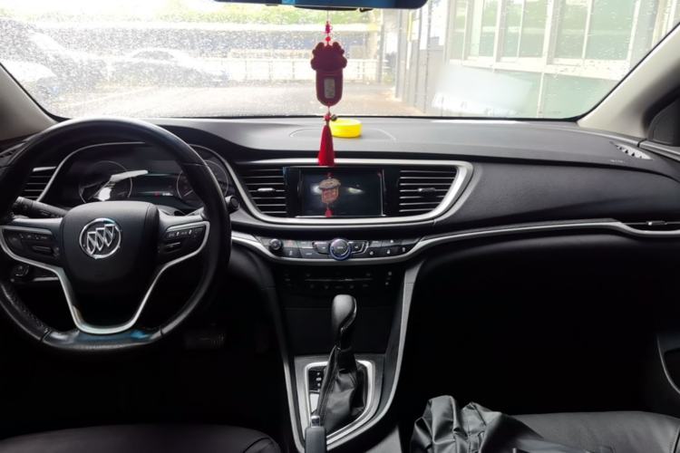 Used Buick GT 2019 18T Automatic Connected Elite Model China VI Standard Center Console