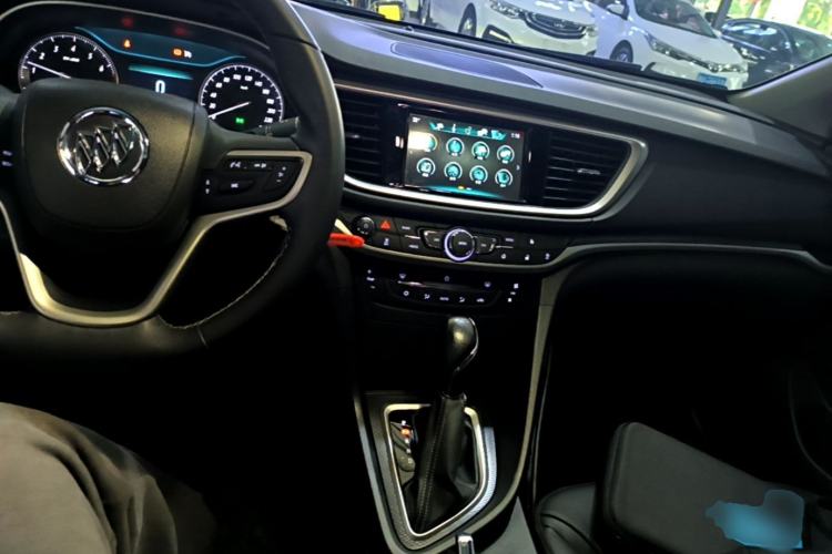 Used Buick GT 2019 18T Automatic Connected Elite Model China VI Standard Center Console