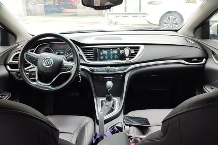 Used Buick GT 2019 18T Automatic Connected Elite Model China VI Standard Center Console