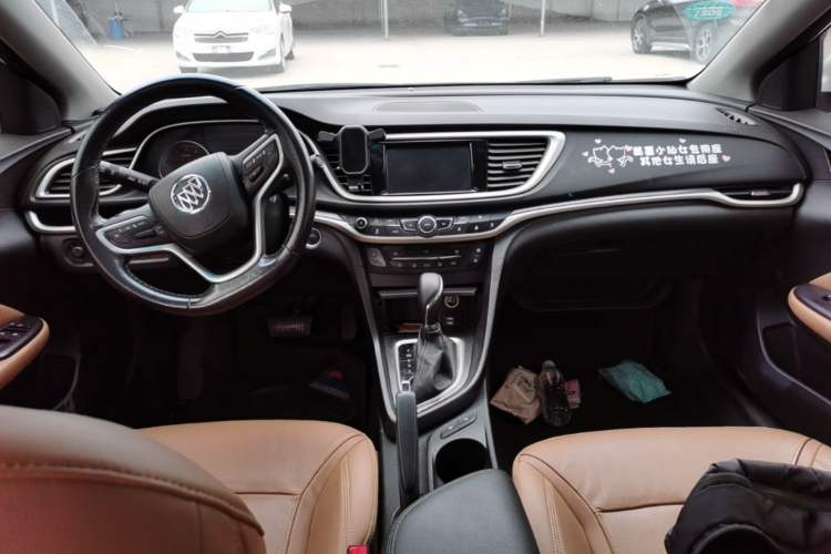 Used Buick GT 2019 18T Automatic Connected Flagship Version China VI Standard Center Console
