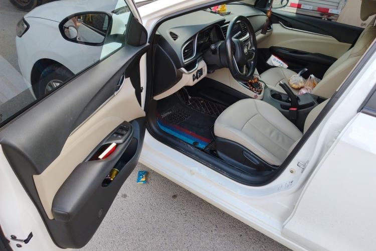Used Buick GT 2019 15T Dual-Clutch Connected Elite Version China V Standard Driver Seat