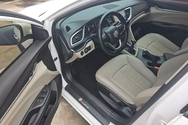 Used Buick GT 2019 15T Manual Elite Version China VI Standard Driver Seat