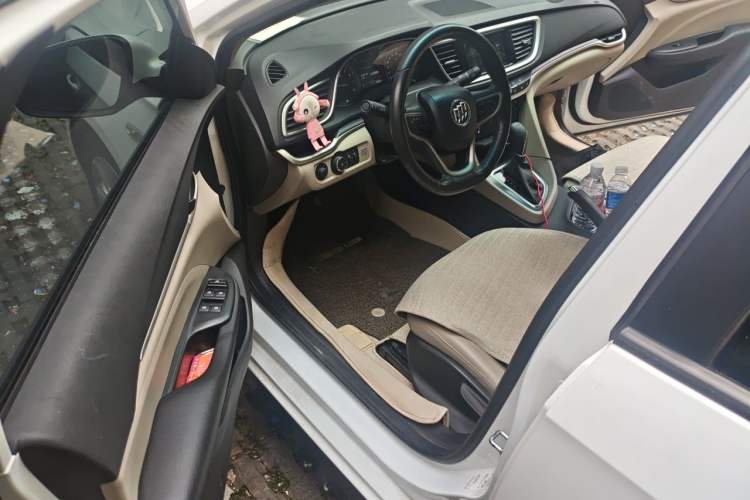 Used Buick GT 2019 15T Dual-Clutch Connected Elite Version China V Standard Driver Seat