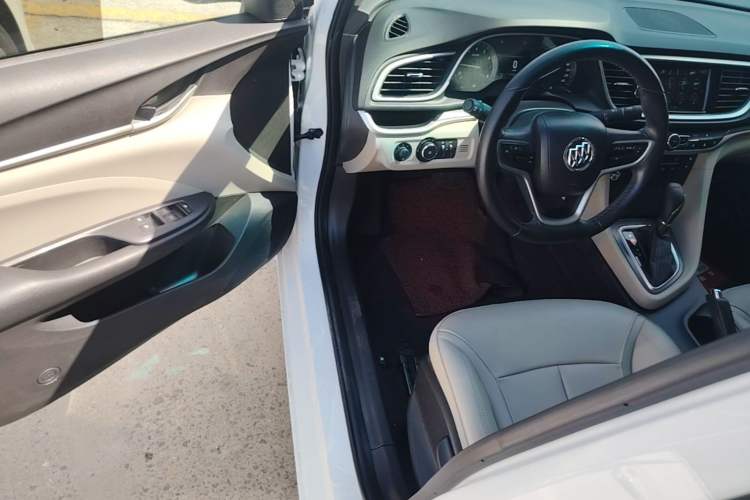 Used Buick GT 2019 15T Dual-Clutch Connected Elite Version China V Standard Driver Seat