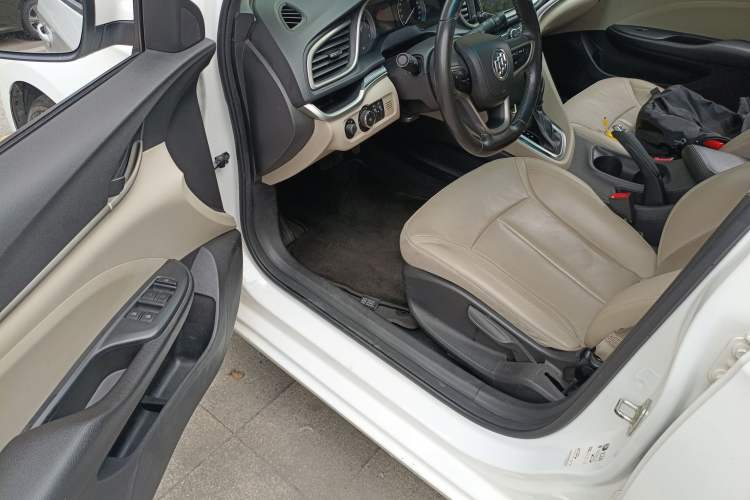 Used Buick GT 2019 15T Dual-Clutch Connected Elite Model China VI Driver Seat