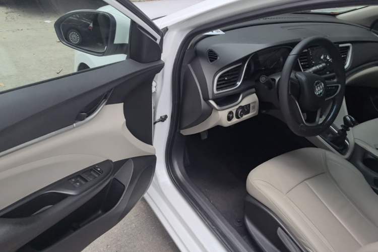 Used Buick GT 2019 15T Manual Elite Version China VI Standard Driver Seat