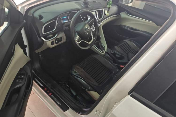 Used Buick GT 2019 15T Dual-Clutch Connected Elite Version China V Standard Driver Seat