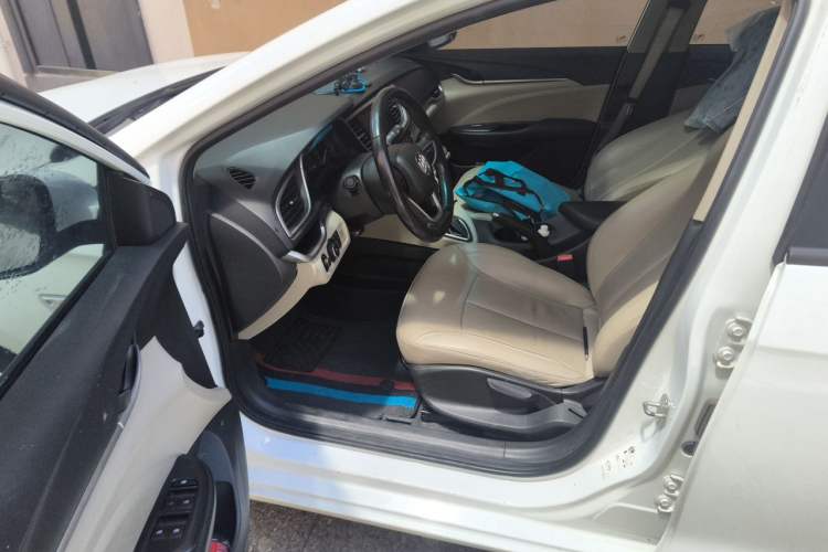 Used Buick GT 2019 15T Dual-Clutch Connected Elite Version China V Standard Driver Seat