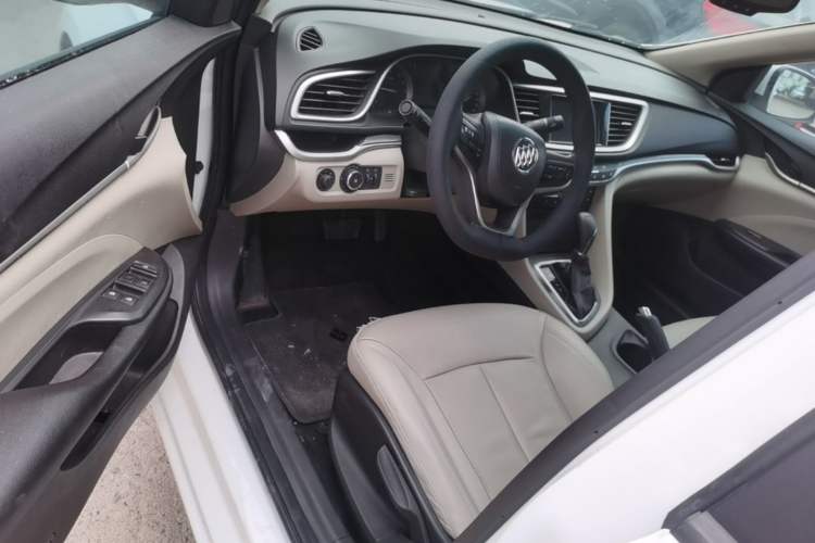 Used Buick GT 2019 15T Dual-Clutch Connected Elite Version China V Standard Driver Seat