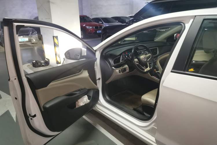 Used Buick GT 2019 15T Dual-Clutch Connected Elite Model China VI Driver Seat